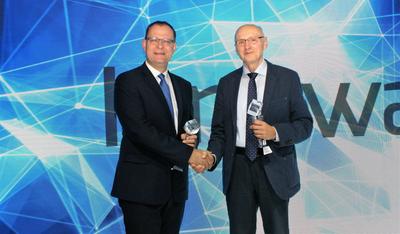 Prof. dr hab. n.med. Adam Krętowski, rektor UMB, obiera wyróżnienie "Osobowość Innowacji"