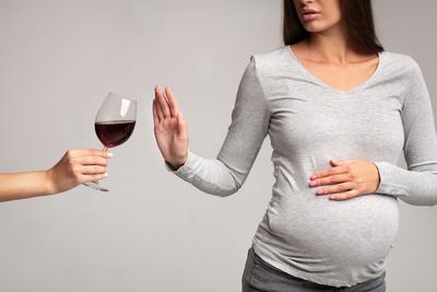 Rzecznik Praw Dziecka chce, by picie alkoholu w ciąży było przestępstwem