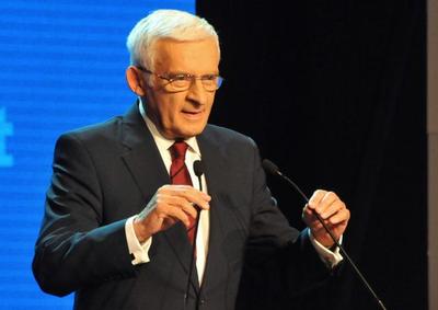 Zaprotestowaliśmy jeszcze na sali i wnieśliśmy korektę - zmiana w systemie IT potrwa kilka godzin, poinformował Jerzy Buzek.