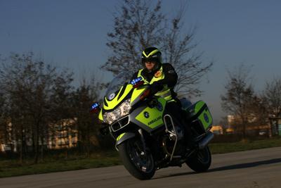Dyspozytor CPR zdecyduje, kiedy warto wysłać ratownika na motorze.