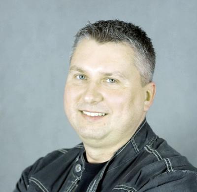 Lek. Piotr Jaśkiewicz, starszy asystent w Klinice Nowotworów Płuca i Klatki Piersiowej COI w Warszawie: Chorzy na zaawansowanego raka płuca z potwierdzoną obecnością określonych zaburzeń molekularnych największą korzyść odnoszą z leczenia ukierunkowanego molekularnie.