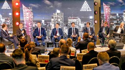 PUNKTY WSPÓLNE: Uczestnicy debaty nie byli zgodni, czy lider powinien być charyzmatyczny, czy lepiej, żeby stawiał na współpracę. Jaki by nie był, każdy ma dziś te same problemy: brak pracowników, pogodzenie osób z różnych pokoleń i przestawienie firmy na cyfrowe tory.