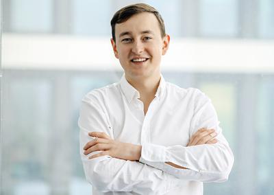 ROZGŁOS: Skromność nie zawsze jest cnotą. Dobre praktyki w dziedzinie employer brandingu trzeba nagłaśniać, by jak najwięcej pracodawców zaraziło się tą ideą — mówi Piotr Lemieszek, odpowiedzialny za rozwój w firmie Filttr.