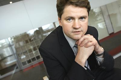 USŁYSZELI, NIESTETY: Wprowadzając Cash Flow na warszawski parkiet w 2006 r., Grzegorz Gniady obiecywał, że „inwestorzy jeszcze nie raz o nas usłyszą”. I słowa dotrzymał. Giełdowa historia spółki zapisana została nieprawidłowościami, niespełnionymi obietnicami, nieliczeniem się z inwestorami.