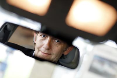 BEZ
PRĄDU: Przy obecnym tempie zelektryfikowanie polskich dróg i ulic zajmie co
najmniej 100 lat — uważa Jacek Pawlak, prezes Toyota Motor Poland i Toyota
Central Europe.