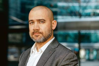 DZIURAWE SIECI: Na stronach internetowych 32 największych polskich miast jakość informacji dla biznesu w językach obcych jest słaba. Niektóre strony po angielsku zawierają wiele ważnych dla inwestorów informacji, jak dostępność grantów, ulg, terenów inwestycyjnych czy kadr, ale w innych wersjach językowych prawie w ogóle tego nie ma — mówi Wiktor Doktór, prezes Fundacji Pro Progressio.