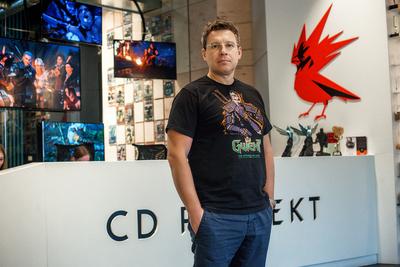 CZEKAJĄC
NA PREMIERĘ: Kampania promocyjna „Cyberpunka 2077” jest dopiero w początkowej
fazie. Adam Kiciński, prezes CD Projektu, jest przekonany, że gra ma duży
potencjał sprzedażowy.