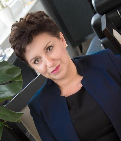 Renata Wrona, właścicielka firmy szkoleniowej, coach, dyplomowany trener biznesu, wykładowca akademicki, konsultantka testów MaxieDISC, autorka