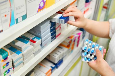 Nie ma problemu z dostępnością leków w Polsce w związku z epidemią koronawirusa SARS-CoV-2 - zapewniają krajowi producenci leków.