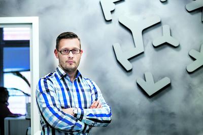 INNY STANDARD: Profesjonalny dostawca chmury obliczeniowej oferuje poziom bezpieczeństwa, którego większość użytkowników nie jest w stanie zapewnić we własnej serwerowni — mówi Krzysztof Urbański, dyrektor ds. nowych biznesów w Beyond.pl. Fot. Wojciech Robakowski