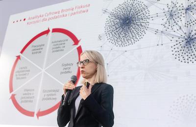 ARMIA INFORMATYKÓW: W pionie informatycznym resortu finansów, którym kieruje Teresa Czerwińska, pracuje 1,8 tys. osób. Obecnie ministerstwo centralizuje wszystkie jednostki odpowiedzialne za cyfryzację.