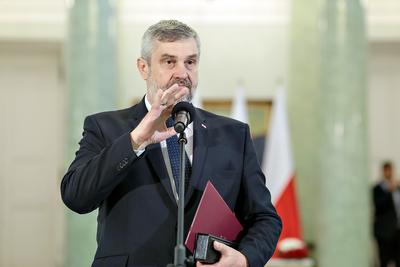 PRACA ZESPOŁOWA: Urzędnicy Ministerstwa Rolnictwa i Rozwoju Wsi, za który od czerwca odpowiada Jan Krzysztof Ardanowski, zbierają wespół z pracownikami ośrodków doradztwa rolniczego, izb rolniczych, rynków hurtowych i giełd dane do Zintegrowanego Systemu Rolniczej Informacji Rynkowej. Te — zdaniem niektórych przedstawicieli branży rolno-spożywczej — nie odpowiadają jednak rzeczywistości.