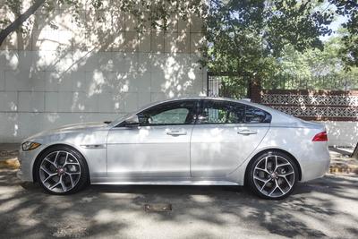 Jaguar SE sedan