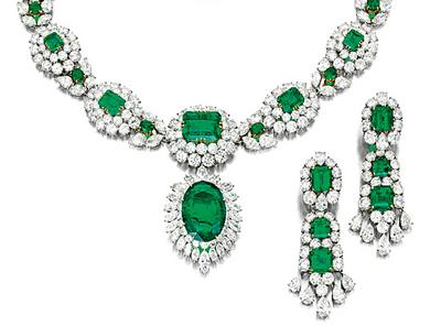 MISS KOLUMBII: Komplet szmaragdowej biżuterii z Van Cleef & Arpels miał szacowaną cenę do 3 mln USD, m.in. ze względu na kolumbijskie pochodzenie kamieni.