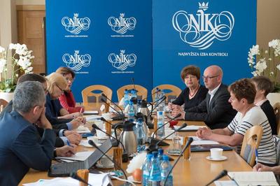 https://www.nik.gov.pl https://www.nik.gov.pl