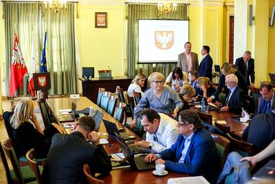 W kadencji upływającej 16 listopada sejmikiem Mazowsza rządziło PO z PSL. W nowej zapowiada się podobnie, ale…