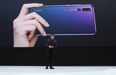 Prezes Richard Yu podczas prezentacji flagowego urządzenia P20 Pro