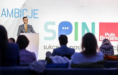 SKŁADNIKI POWODZENIA: Największym hamulcem w osiąganiu sukcesu jesteśmy sami dla siebie — zaznaczył Łukasz Haluch, założyciel m.in. Brainly.com. Działamy skutecznie, gdy w przyszłość patrzymy z optymizmem i pracujemy z pasją.