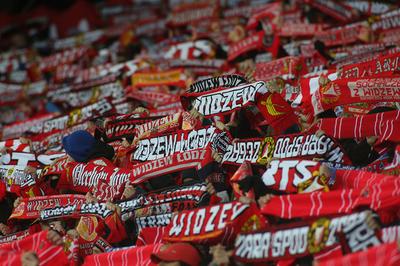 Zmiana planów Murapol nie będzie inwestorem Widzewa, którego mecze w III lidze przyciągają tłumy kibiców.