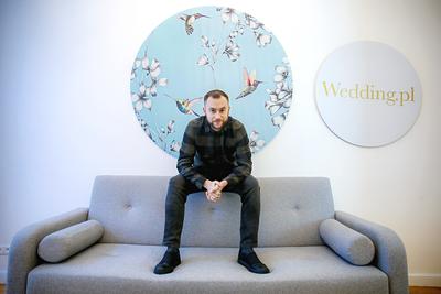 WESELNE TRENDY: Obecne weselne hity? M.in. fotobudki, ood-trucki i wesela w przestrzeniach industrialnych — dawnych fabrykach, podaje Wedding.pl, serwis zarządzany przez Kamila Kopkę.
