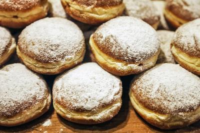Specjaliści z WHO ustalili dzienną normę spożycia tłuszczów trans: 2,2g przy 2000 kalorii
