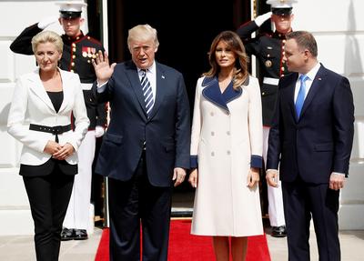 Donald Trump przyjął Andrzeja Dudę w formule krótkiej wizyty oficjalnej, z małżonkami.