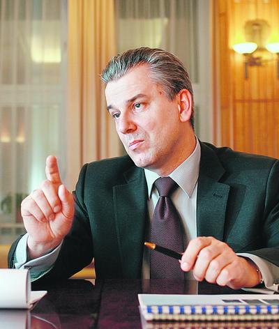 NAJWYŻSZY CZAS: Cezary Grabarczyk, minister sprawiedliwości, ma ogromną szansę przełamać niemoc poprzedników i oczyścić obrót prawny z martwych spółek, zaśmiecających Krajowy Rejestr Sądowy.