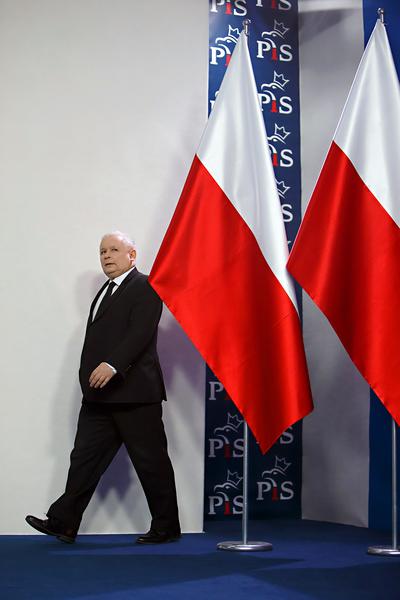 BĘDZIE SKROMNIEJ?: Jarosław Kaczyński, prezes PiS, podkreślał w czwartek, że „będzie skromniej”. Dla menedżerów firm kontrolowanych przez państwo oznacza to cięcia w wynagrodzeniach. Nie jest to pierwszy taki ruch od wyborów w 2015 r.