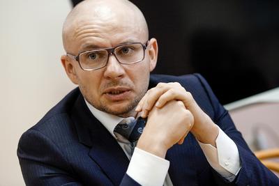 BAHAMSKA CZKAWKA: Komisja Nadzoru Finansowego uznała, że poczynania Daniela Mzyka w
akcjonariacie Yawalu pół dekady temu zasługują na „szczególne
potępienie” i nałożyła na niego 1 mln zł kary. Inwestor zamierza
odwoływać się od tej decyzji do skutku.