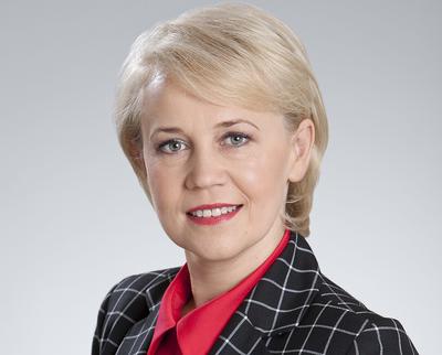 Z PRYWATNEGO NA PAŃSTWOWE: Beata Daszyńska- -Muzyczka odchodząc z BZ WBK nie porzuca bankowości. Kierując państwowym BGK, będzie musiała jednak skupić się na realizacji polityki gospodarczej rządu, a nie wyniku finansowym banku.