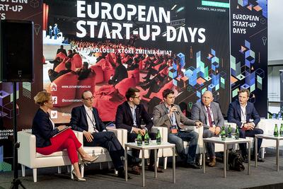 W FAZIE STARTU: Publiczne działania wspierające rozwój sektora venture capital, takie jak 3.1 Programu Operacyjnego Innowacyjna Gospodarka czy BridgeAlfa, wykształciły w Polsce kadrę wyspecjalizowaną w inwestowaniu w projekty na wczesnym etapie rozwoju. Dopiero teraz jest ona w stanie konkurować z zagranicznymi zespołami i pozyskiwać finansowanie, np. z Europejskiego Funduszu Inwestycyjnego — to jeden z wniosków z dyskusji podczas EKG.