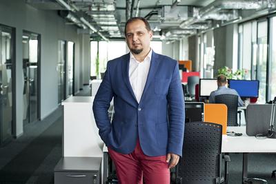 LATA DOŚWIADCZEŃ: Branża produkcyjna jest obeznana z systemami ERP, co bardzo ułatwia wdrożenia i komunikowanie się z klientami — mówi Sławomir Kuźniak, dyrektor ds. zarządzania produktem w BPSC.