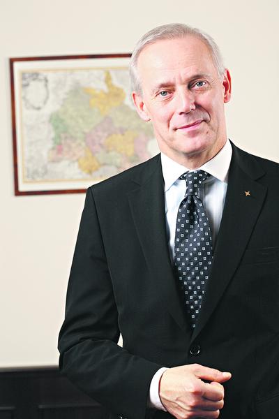 PIĘTRO WYŻEJ:
