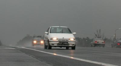 Dopuszczalna prędkość na autostradach w Szwajcarii to 120 km/h.