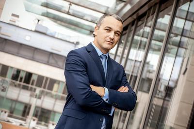NA CELOWNIKU: Błażej Wojnicz, prezes PGZ, podkreśla, że grupa nie zamierza poprzestać jedynie na rozwijaniu potencjału podmiotów, które już do niej należą. Bierze pod uwagę akwizycje i zacieśnienie współpracy z partnerami zewnętrznymi, na przykład z zakładami Cegielskiego i WB Electronics.