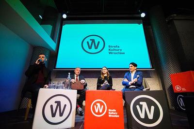 Twórcy Strefy Kultury Wrocław podczas konferencji prasowej prezentującej nową instytucję