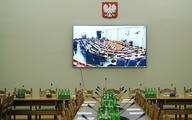 Próba załatania dziur durszlaka