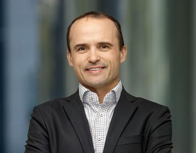 DO
PRZODU: Wspólnymi siłami będziemy kontynuować dynamiczny rozwój platformy,
utrzymując, a może jeszcze przyśpieszając dotychczasowe tempo — zapowiada Jacek
Podoba, prezes Givt.