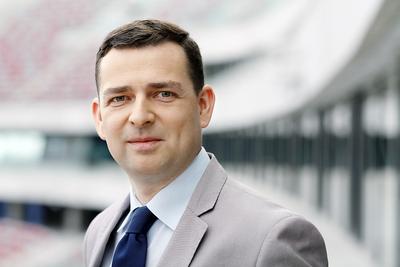 KTÓRY
LEPSZY: Jan Styliński, prezes PZPB, podkreśla, że waloryzacja kontraktów na
podstawie koszyka cen materiałów pozwala realnie odzwierciedlić ich wpływ na
realizację umów. Zaletą waloryzacji wskaźnikiem CPI jest natomiast
uwzględnienie też kosztów energii, które coraz bardziej martwią budowlańców.