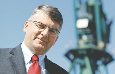 Nowe opłaty za korzystanie z dróg mogą dobić branżę - uważa Marek Tarczyński, przewodniczący rady Polskiej Izby Spedycji i Logistyki.