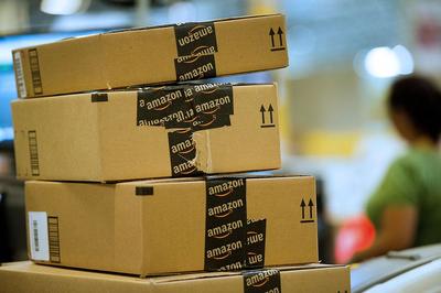 Przesyłki, paczki, sprzedaż online, Amazon