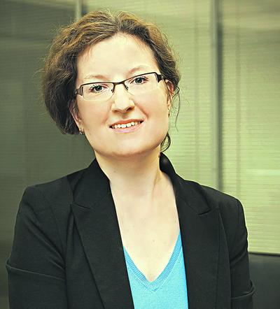 FISKUS NIE UFA NOWYM : Przyspieszony tryb zwrotu nadpłaty nie będzie przysługiwał tym, którzy są podatnikami VAT krócej niż rok. — To skutek złych doświadczeń urzędów z podmiotami, które rejestrują się w biurach wirtualnych, nie mają aktywów, nie zatrudniają pracowników i ich kontrola wymaga zweryfikowania takiej działalności długimi tygodniami — komentuje Maria Kukawska, doradca podatkowy, partner w Stone & Feather Tax Advisory.