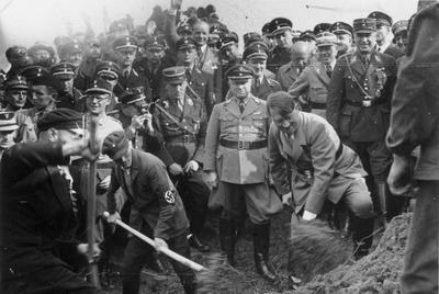 Hitler jako pierwszy rozpoczyna budowę Reichsautobahn w 1933 r.