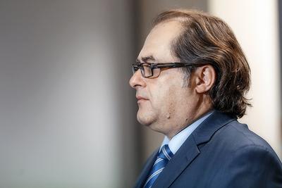 NA
KILKA LAT: Resort gospodarki morskiej, którym kieruje Marek Gróbarczyk,
prognozuje, że MFR będzie inwestował średniorocznie 400 mln zł. Oznacza to, że
pieniędzy starczy mu na pięć lat. Bierze jednak pod uwagę możliwość
wykorzystania puli już na przełomie 3-4 roku od powstania funduszu.