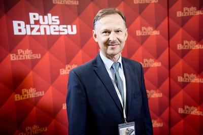 PO
CICHU: Andrzej Olkowski ze Stowarzyszenia Regionalnych Browarów Polskich
przyznaje, że piwo chętnie pochwaliłoby się kolejnymi „prozdrowotnymi”
nowinkami, jak orkisz, ale chwalić się — w związku z ograniczeniem reklamy —
nie może.