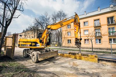 RATUNKOWA
HOSSA: Na początku roku na rynku wodno- -kanalizacyjnym pojawiło się dużo
zleceń, dzięki czemu Taylor zbudował portfel zamówień wart około 70 mln zł.
Gdyby koniunktura się nie poprawiła, spółce trudno byłoby przetrwać
roszczeniowy spór.