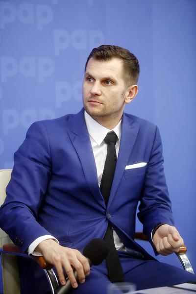 BEZ PODSTAW