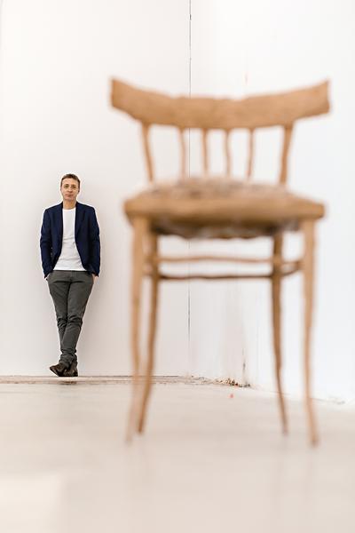 Wspieranie artystów jest sensem kolekcjonowania — uważa Szymon Gutkowski, współwłaściciel, dyrektor generalny agencji reklamowej DDB&tribal Warszawa. I z pasją wyszukuje wartościowe dzieła sztuki współczesnej.