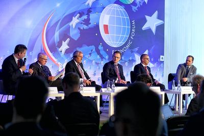 WYCHOWAĆ KADRY PRZYSZŁOŚCI: