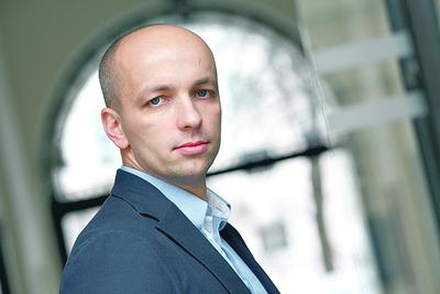 KOLEJNY RUCH: